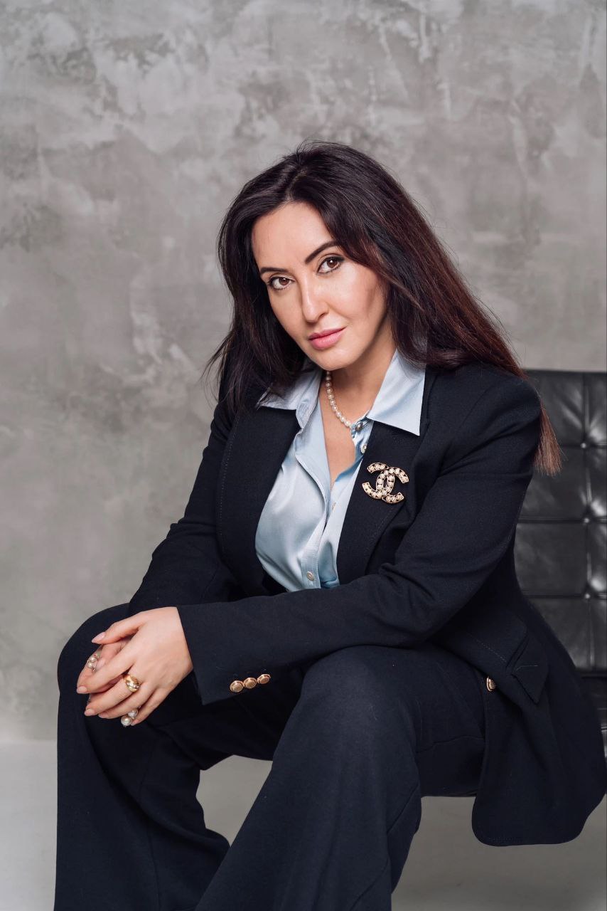 Лола Вегростек